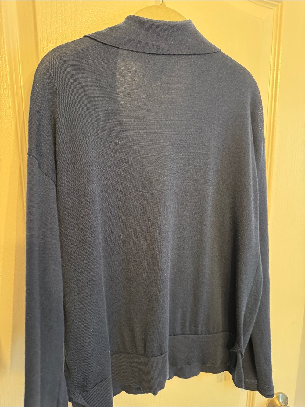 Banana Republic Preppy Navy V-Neck Merino Wool Sweater - Picture 6 of 6